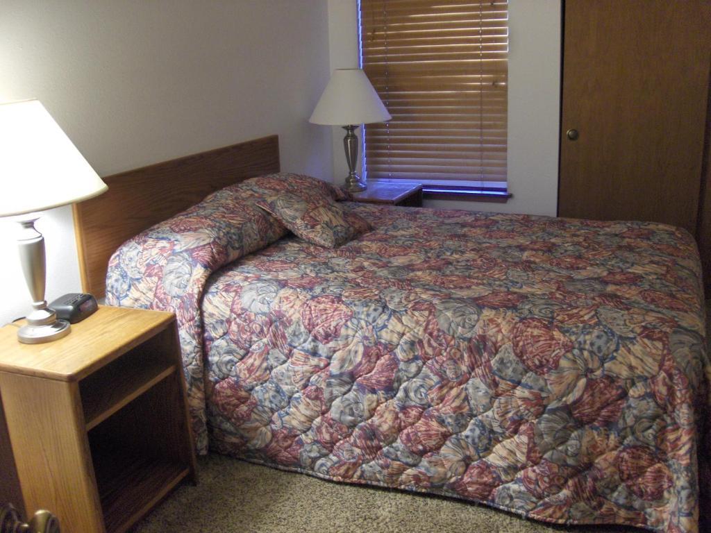 Petersons Waterfront Chelan Room photo