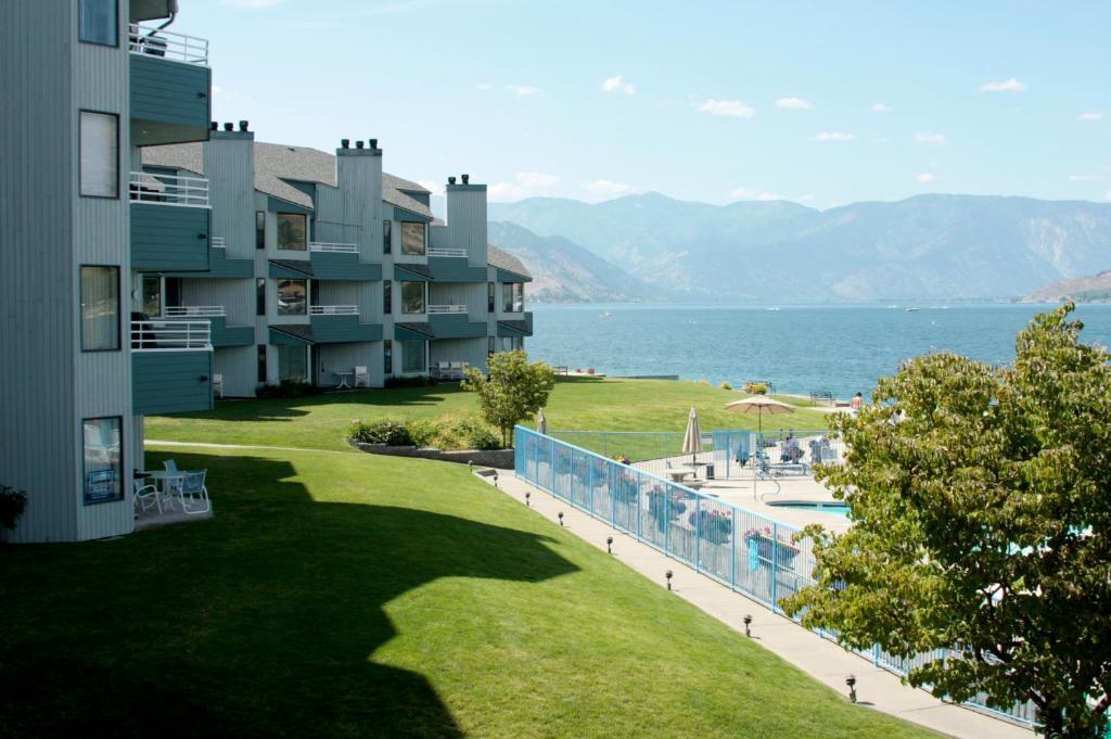 Petersons Waterfront Chelan Exterior photo