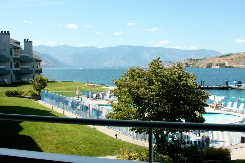 Petersons Waterfront Chelan Exterior photo
